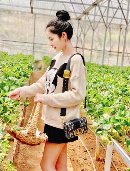 'Oan gia ngõ hẹp' chồng cũ Lệ Quyên đưa bạn gái 2K2 đi du lịch lại đúng nơi Lệ Quyên đang ở cùng tình trẻ 3 'Oan gia ngõ hẹp' chồng cũ Lệ Quyên đưa bạn gái 2K2 đi du lịch lại đúng nơi Lệ Quyên đang ở cùng tình trẻ 3