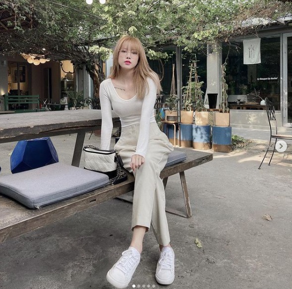 Giữa lúc Sơn Tùng ngập trong thị phi, Thiều Bảo Trâm rơi vào tình trạng đáng báo động, tự nhận còn 'ngố lắm' 3 Giữa lúc Sơn Tùng ngập trong thị phi, Thiều Bảo Trâm rơi vào tình trạng đáng báo động, tự nhận còn 'ngố lắm' 3