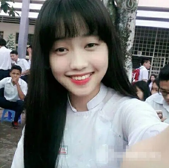 'Ngựa quen đường cũ', Thúy Vi lại tung ảnh gây tranh cãi 3 'Ngựa quen đường cũ', Thúy Vi lại tung ảnh gây tranh cãi 3