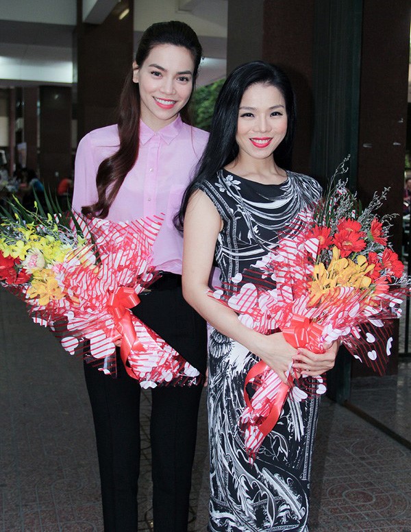Hồ Ngọc Hà - Lê Quyên: Đứng cạnh nhau mà như cách xa cả một vòng trái đất, tình tỷ muội tan biến 4 Hồ Ngọc Hà - Lê Quyên: Đứng cạnh nhau mà như cách xa cả một vòng trái đất, tình tỷ muội tan biến 4