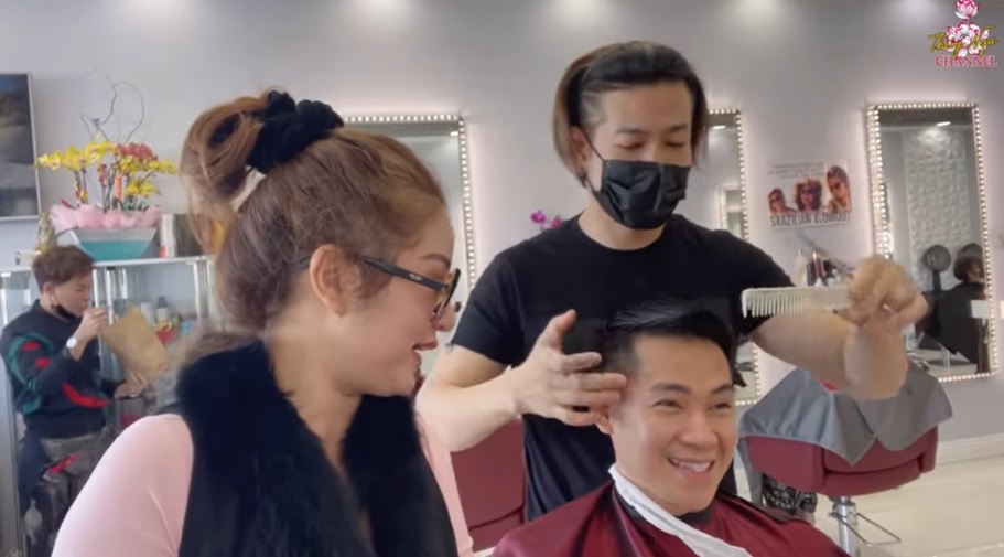 Đi phát đồ cho người vô gia cư, danh hài Thúy Nga bất ngờ vì gặp Phùng Ngọc Huy 2 Đi phát đồ cho người vô gia cư, danh hài Thúy Nga bất ngờ vì gặp Phùng Ngọc Huy 2