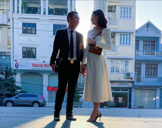 Lệ Quyên đắm đuối trong vòng tay tình trẻ, chồng cũ lộ luôn 'kỷ vật tình yêu' với thí sinh Hoa hậu Việt Nam 1