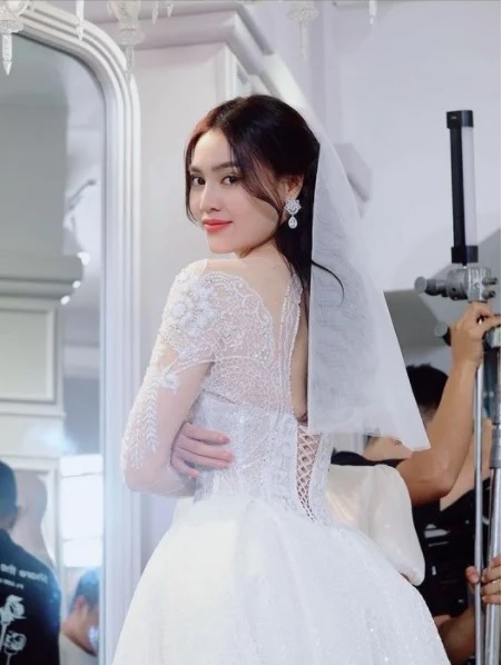 Ninh Dương Lan Ngọc tự tay đăng ảnh chốn riêng tư sau loạt ồn ào thị phi 4 Ninh Dương Lan Ngọc tự tay đăng ảnh chốn riêng tư sau loạt ồn ào thị phi 4
