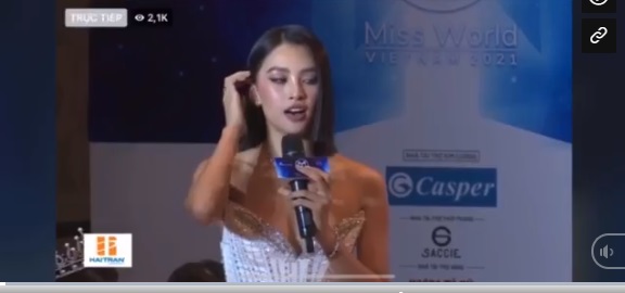 Hoa hậu Tiểu Vy gây thất vọng vì màn ứng xử khi đảm nhận vai trò đầy quyền lực 1 Hoa hậu Tiểu Vy gây thất vọng vì màn ứng xử khi đảm nhận vai trò đầy quyền lực 1