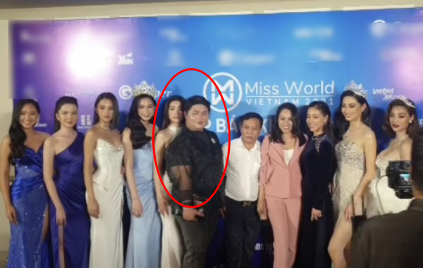 Hoa hậu Đỗ Mỹ Linh lên tiếng làm rõ đoạn video bị chen lấn trên thảm đỏ cùng dàn người đẹp 1 Hoa hậu Đỗ Mỹ Linh lên tiếng làm rõ đoạn video bị chen lấn trên thảm đỏ cùng dàn người đẹp 1