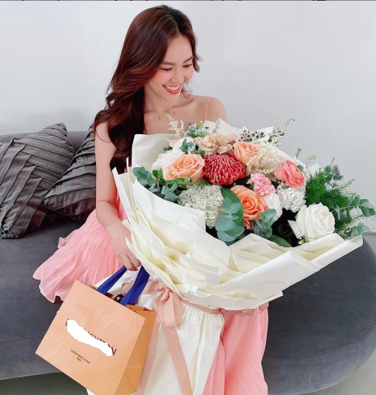 Ninh Dương Lan Ngọc khoe không gian phòng ngủ lãng mạn đón tuổi mới 3 Ninh Dương Lan Ngọc khoe không gian phòng ngủ lãng mạn đón tuổi mới 3