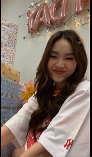 Ninh Dương Lan Ngọc khoe không gian phòng ngủ lãng mạn đón tuổi mới 4 Ninh Dương Lan Ngọc khoe không gian phòng ngủ lãng mạn đón tuổi mới 4