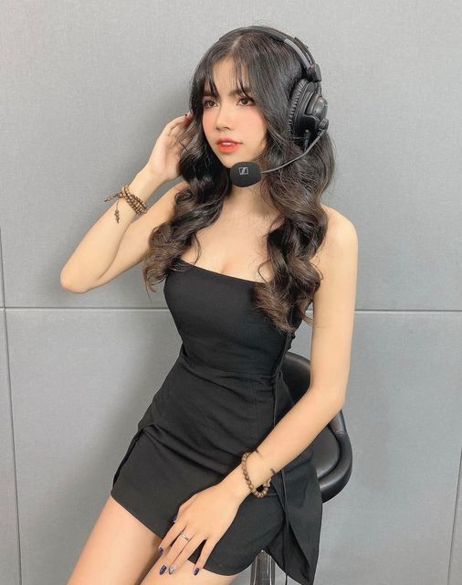 Nữ streamer hot nhất nhì cộng đồng game thủ Mai Dora lộ bộ dạng thật khác xa ảnh trên mạng 5 Nữ streamer hot nhất nhì cộng đồng game thủ Mai Dora lộ bộ dạng thật khác xa ảnh trên mạng 5