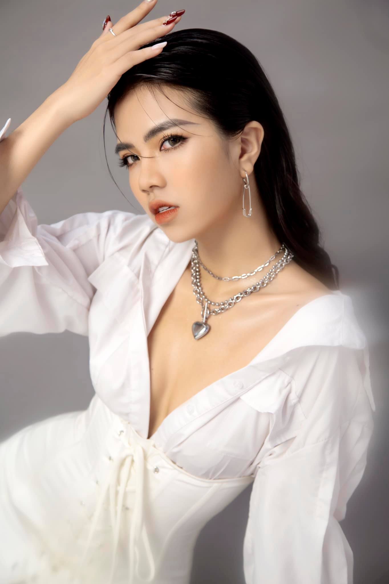 Nữ streamer hot nhất nhì cộng đồng game thủ Mai Dora lộ bộ dạng thật khác xa ảnh trên mạng 4 Nữ streamer hot nhất nhì cộng đồng game thủ Mai Dora lộ bộ dạng thật khác xa ảnh trên mạng 4