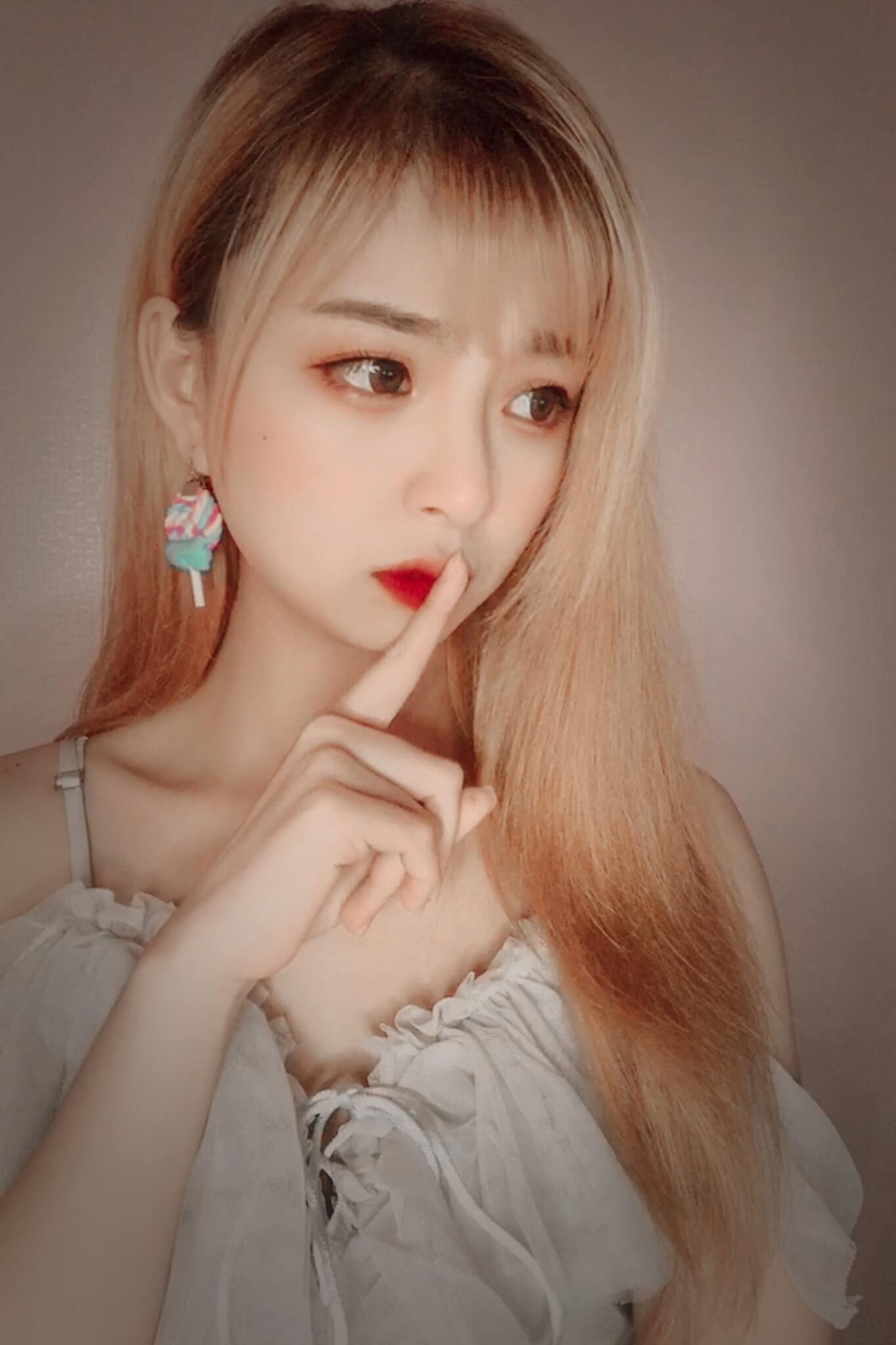 Lên đồ như nữ sinh, 'thánh nữ streamer' Mèo 2k4 gây thương nhớ 6 Lên đồ như nữ sinh, 'thánh nữ streamer' Mèo 2k4 gây thương nhớ 6