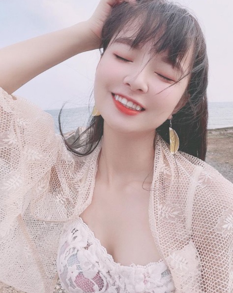 Lên đồ như nữ sinh, 'thánh nữ streamer' Mèo 2k4 gây thương nhớ 5 Lên đồ như nữ sinh, 'thánh nữ streamer' Mèo 2k4 gây thương nhớ 5
