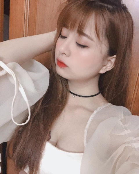 Lên đồ như nữ sinh, 'thánh nữ streamer' Mèo 2k4 gây thương nhớ 4 Lên đồ như nữ sinh, 'thánh nữ streamer' Mèo 2k4 gây thương nhớ 4