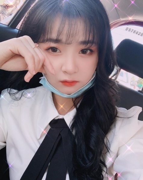 Lên đồ như nữ sinh, 'thánh nữ streamer' Mèo 2k4 gây thương nhớ 2 Lên đồ như nữ sinh, 'thánh nữ streamer' Mèo 2k4 gây thương nhớ 2