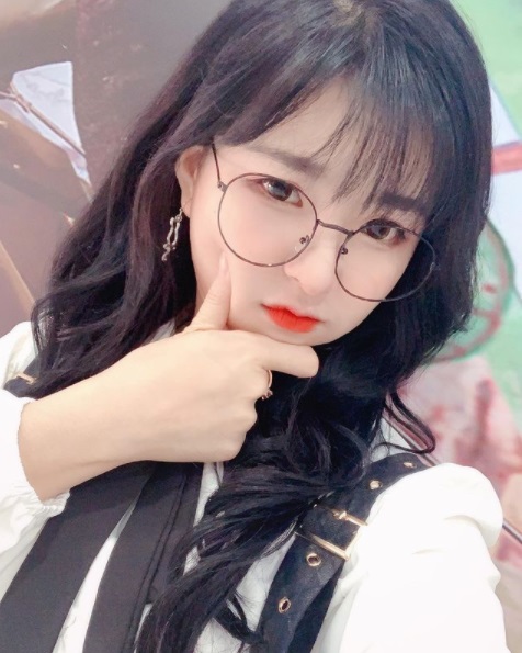 Lên đồ như nữ sinh, 'thánh nữ streamer' Mèo 2k4 gây thương nhớ 3 Lên đồ như nữ sinh, 'thánh nữ streamer' Mèo 2k4 gây thương nhớ 3