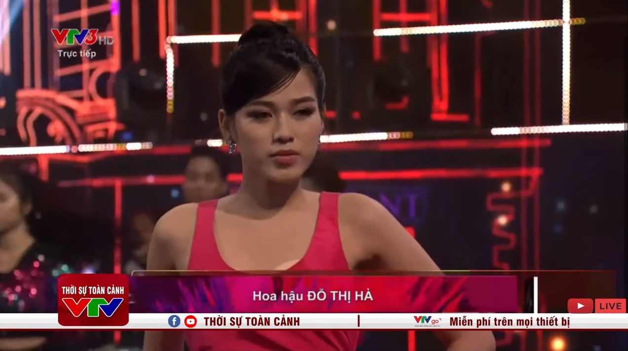 Hoa hậu Đỗ Thị Hà 'muối mặt' vì sự cố trang phục trên sóng trực tiếp 2 Hoa hậu Đỗ Thị Hà 'muối mặt' vì sự cố trang phục trên sóng trực tiếp 2