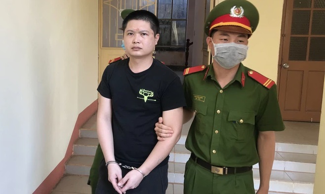 Tin tức pháp luật 24h: Thanh niên bịt biển số xe rồi đi mua tuýp sắt, CSGT ngăn chặn đua xe 2 Tin tức pháp luật 24h: Thanh niên bịt biển số xe rồi đi mua tuýp sắt, CSGT ngăn chặn đua xe 2