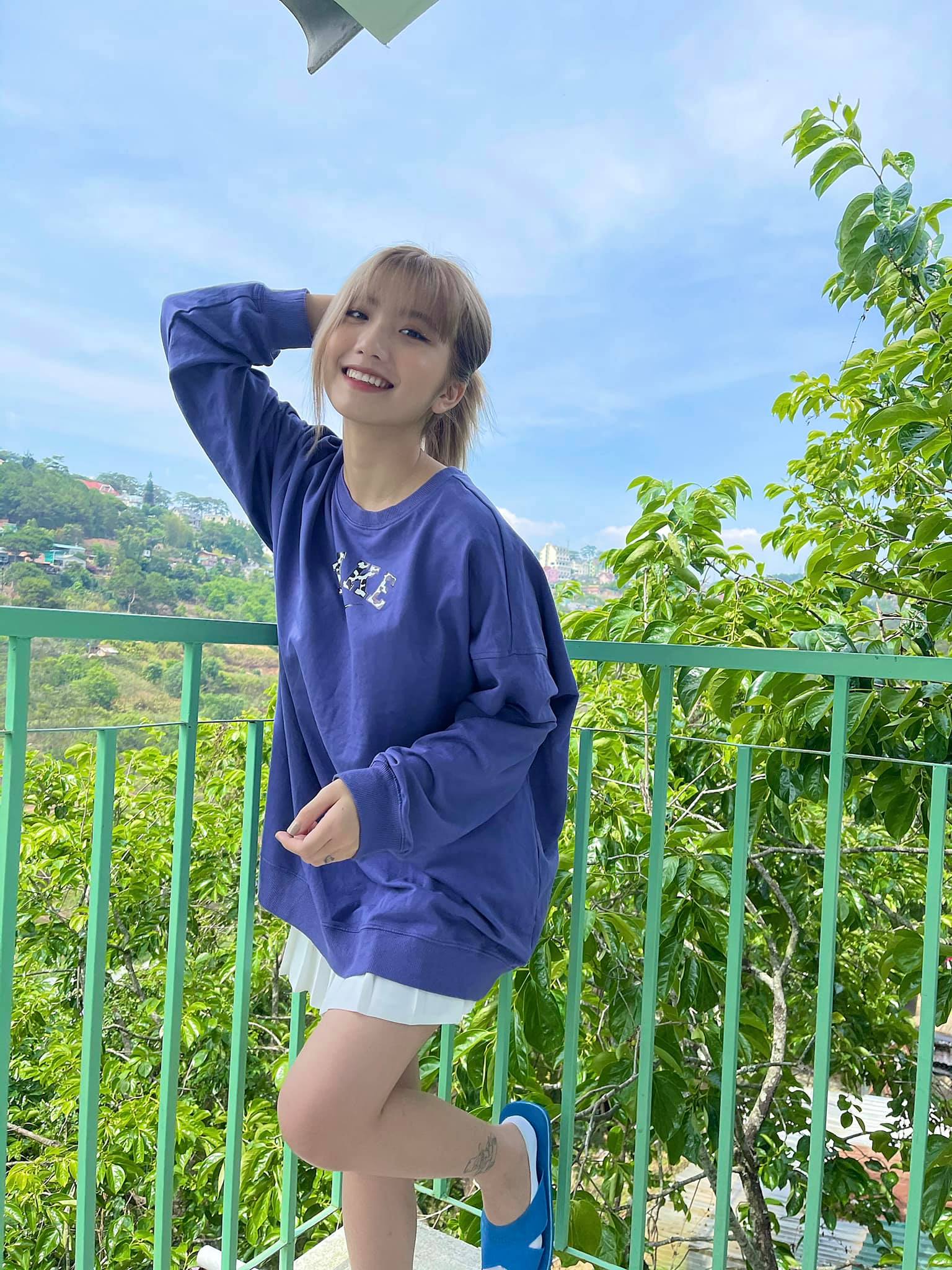 Hotgirl Tiktok Lê Thị Khánh Huyền lại 'đãi mắt' thiên hạ với khoảnh khắc thiếu vải 4 Hotgirl Tiktok Lê Thị Khánh Huyền lại 'đãi mắt' thiên hạ với khoảnh khắc thiếu vải 4