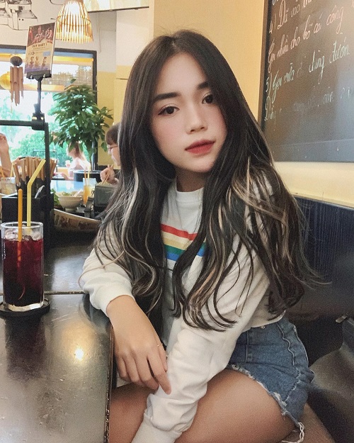 Linh Ngọc Đàm đăng đàn ẩn ý giữa lúc bạn trai cũ được streamer Micha công khai tán tỉnh 4 Linh Ngọc Đàm đăng đàn ẩn ý giữa lúc bạn trai cũ được streamer Micha công khai tán tỉnh 4