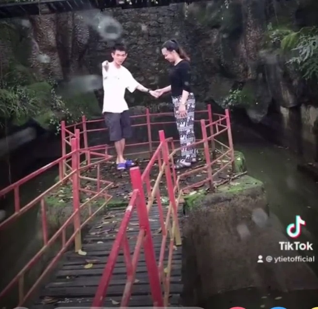'Chàng trai chăn bò' vượt mặt Sơn Tùng lần hiếm hoi khoe bạn gái: Gia cảnh mới bất ngờ 1 'Chàng trai chăn bò' vượt mặt Sơn Tùng lần hiếm hoi khoe bạn gái: Gia cảnh mới bất ngờ 1