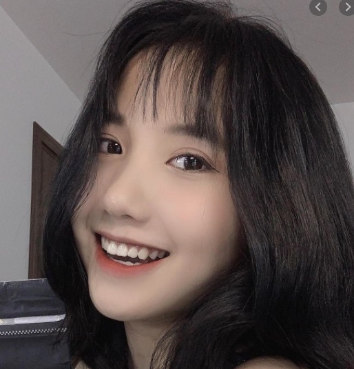 Hotgirl TikTok 17 tuổi Lê Thị Khánh Huyền lộ ảnh trong khách sạn với chiếc váy hờ hững 4 Hotgirl TikTok 17 tuổi Lê Thị Khánh Huyền lộ ảnh trong khách sạn với chiếc váy hờ hững 4