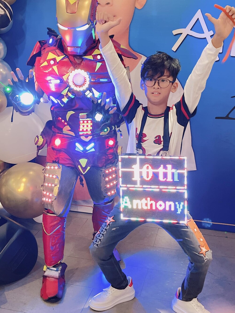Khi Lệ Quyên say đắm bên tình trẻ, chồng cũ lại 'vung tiền' đem lại niềm vui cho người đặc biệt 3 Khi Lệ Quyên say đắm bên tình trẻ, chồng cũ lại 'vung tiền' đem lại niềm vui cho người đặc biệt 3