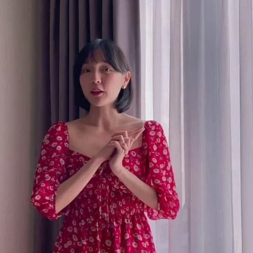 Thiều Bảo Trâm vô tình để lộ bóng dáng người đang chung sống cùng trong căn hộ bị nghi của Sơn Tùng 3 Thiều Bảo Trâm vô tình để lộ bóng dáng người đang chung sống cùng trong căn hộ bị nghi của Sơn Tùng 3