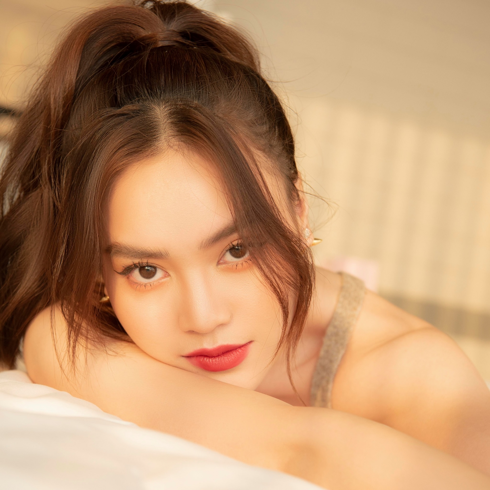 Phát hiện Ninh Dương Lan Ngọc 'sống chung' với người đàn ông lạ mặt giữa nghi vấn lọt lưới tình loạt nam thần Vbiz 1 Phát hiện Ninh Dương Lan Ngọc 'sống chung' với người đàn ông lạ mặt giữa nghi vấn lọt lưới tình loạt nam thần Vbiz 1