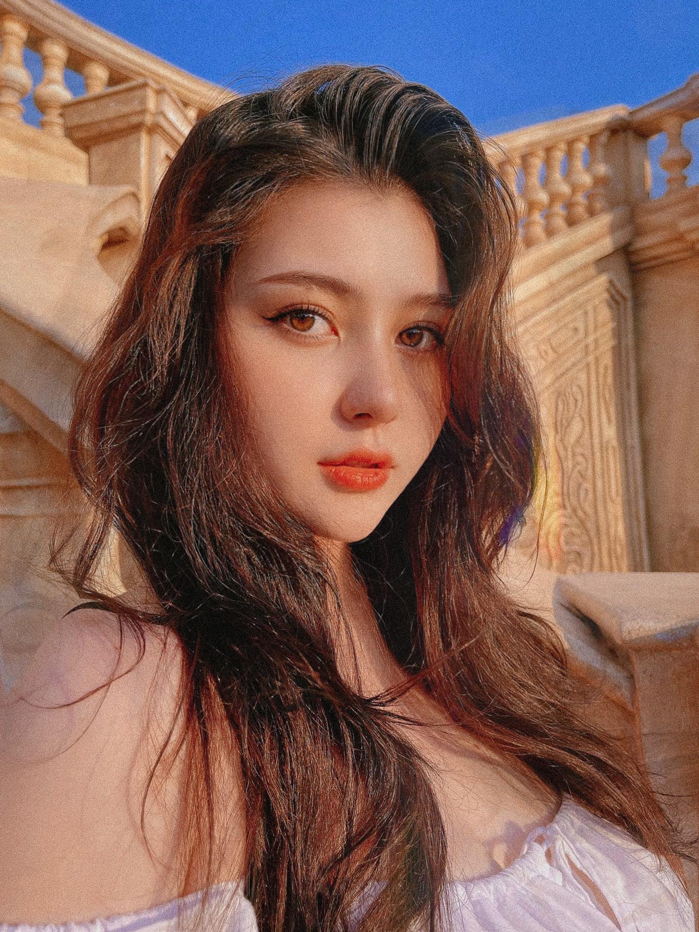 Diện chiếc váy 'ngây thơ', hotgirl múp míp Nhật Anh làm fan không thể rời mắt 4 Diện chiếc váy 'ngây thơ', hotgirl múp míp Nhật Anh làm fan không thể rời mắt 4