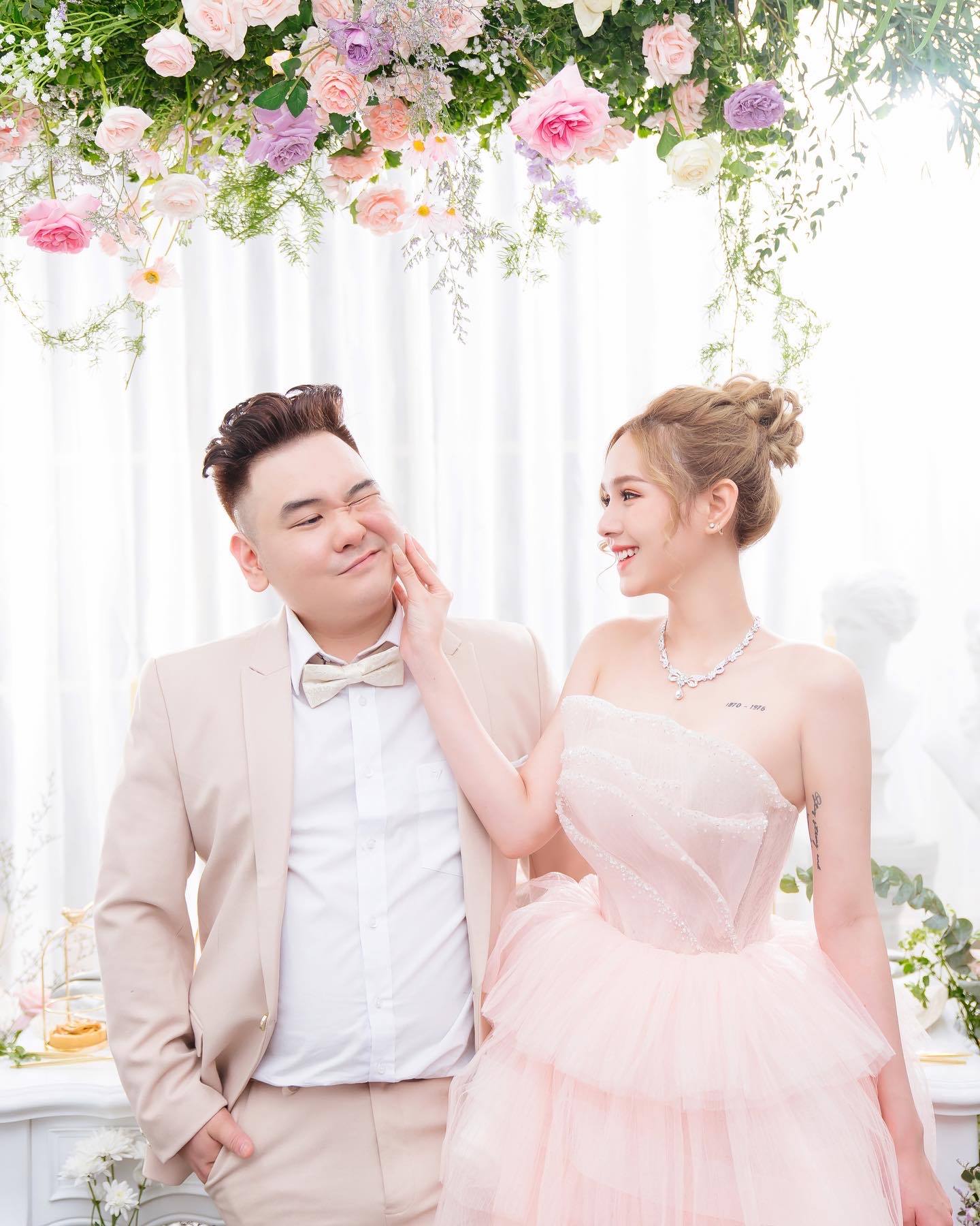 Làm vợ 'streamer giàu nhất Việt Nam', Xoài Non tiết lộ chuyện quản lý tiền bạc với chồng đại gia 4 Làm vợ 'streamer giàu nhất Việt Nam', Xoài Non tiết lộ chuyện quản lý tiền bạc với chồng đại gia 4