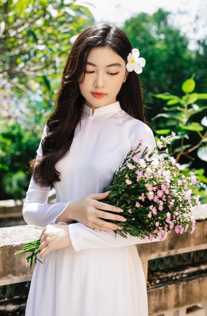 Lọ Lem giờ đã thành thiếu nữ xinh đẹp. Ảnh FBNV Lọ Lem giờ đã thành thiếu nữ xinh đẹp. Ảnh FBNV