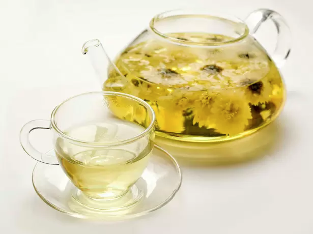 Cúc vàng mùa thu – vị thuốc rẻ tiền chữa ho sốt, huyết áp cao 2 Cúc vàng mùa thu – vị thuốc rẻ tiền chữa ho sốt, huyết áp cao 2