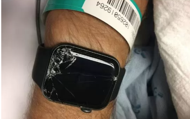Apple Watch cứu sống người đàn ông lớn tuổi nhờ tính năng phát hiện té ngã độc đáo 2