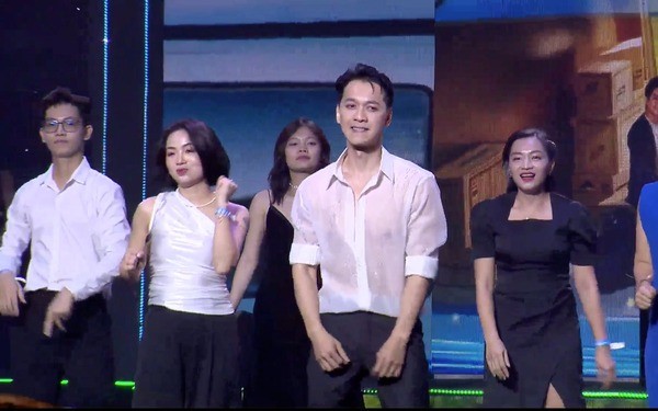 Được biết, ông Trần Hùng Huy là vị chủ tịch ngân hàng đặc biệt, là chủ tịch ngân hàng duy nhất tại Việt Nam công khai tài khoản mạng xã hội Facebook. Được biết, ông Trần Hùng Huy là vị chủ tịch ngân hàng đặc biệt, là chủ tịch ngân hàng duy nhất tại Việt Nam công khai tài khoản mạng xã hội Facebook.