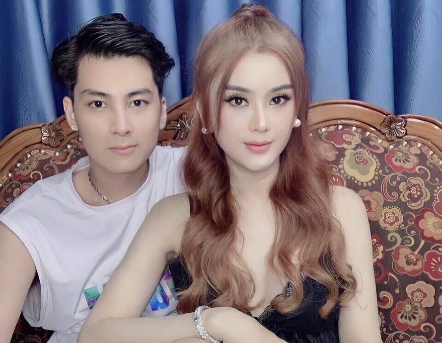Lâm Khánh Chi - Phi Hùng ly hôn khiến nhiều người chú ý (Ảnh: FBNV) Lâm Khánh Chi - Phi Hùng ly hôn khiến nhiều người chú ý (Ảnh: FBNV)