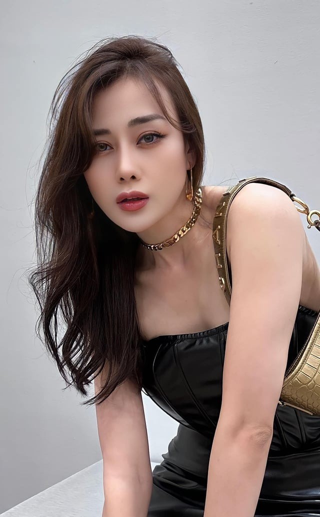 Phương Oanh được khán giả biết đến và yêu mến qua hàng loạt các vai diễn trong phim truyền hình (Ảnh; FBNV) Phương Oanh được khán giả biết đến và yêu mến qua hàng loạt các vai diễn trong phim truyền hình (Ảnh; FBNV)