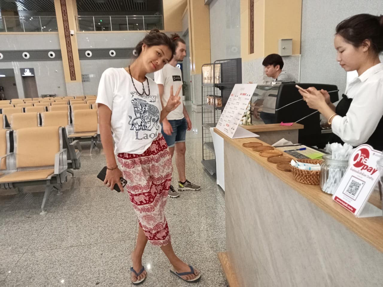 Hình ảnh chân chất giản dị của Oanh Yến khi làm thủ tục check-in đi du lịch. Ảnh: FB Maria Hồ Oanh Yến. Hình ảnh chân chất giản dị của Oanh Yến khi làm thủ tục check-in đi du lịch. Ảnh: FB Maria Hồ Oanh Yến.