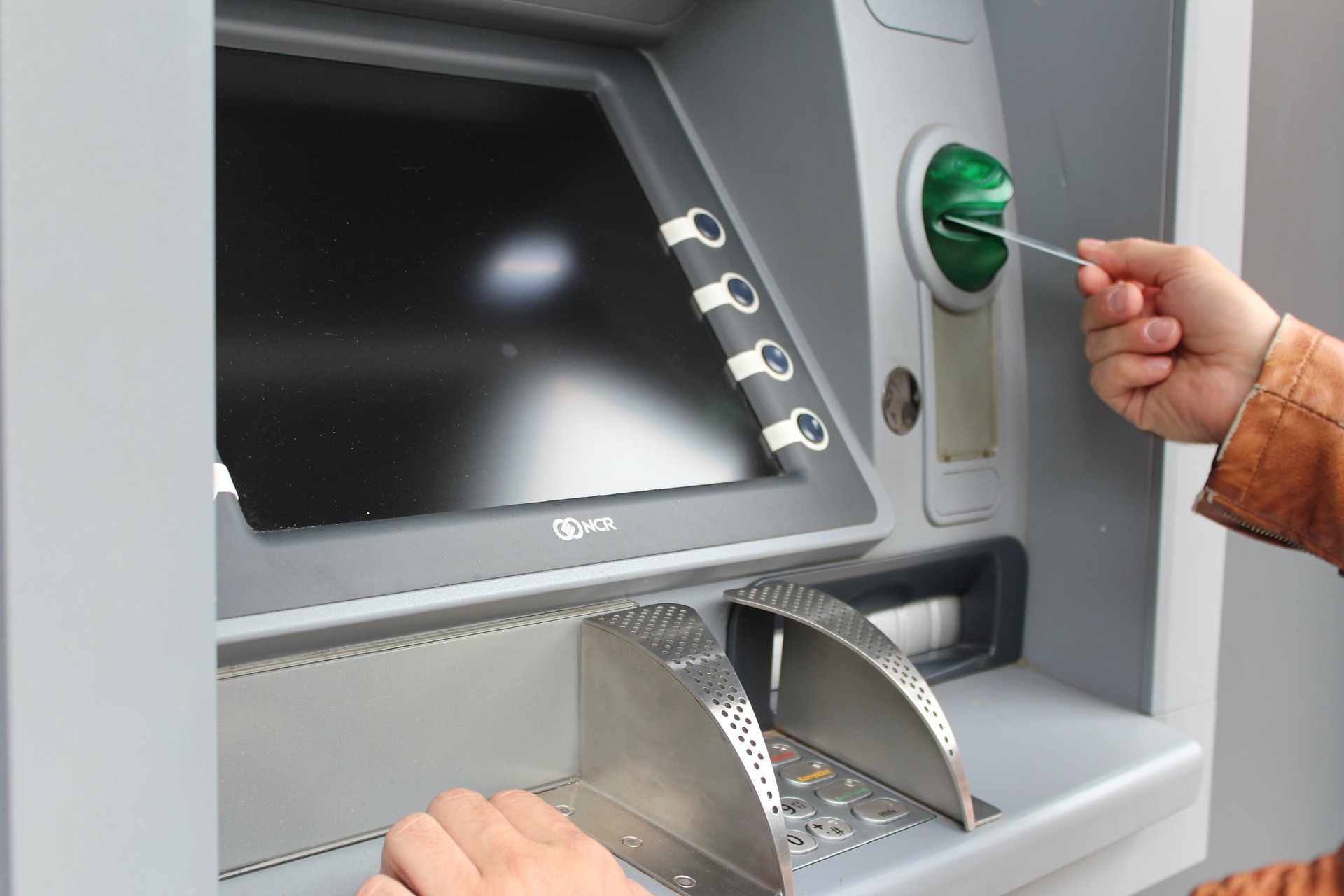 Thủ tướng yêu cầu hệ thống ATM không được để hết tiền 1