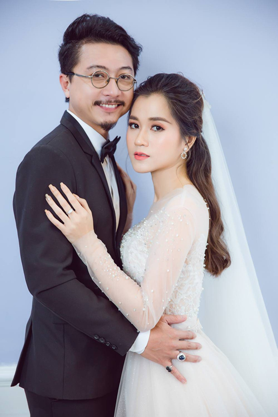 Hứa Minh Đạt bất ngờ đăng hình cưới nhưng cô dâu không phải với Lâm Vỹ Dạ 3