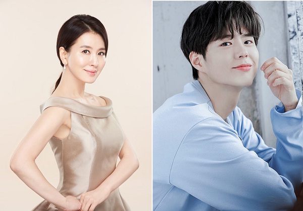 'Tình trẻ' của Song Hye Kyo bất ngờ bị 'khui' lại ảnh nghi hẹn hò với sao nữ U50 3