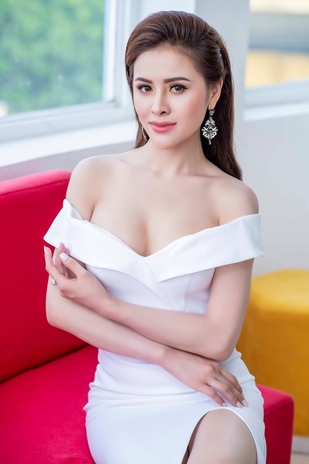 Á hậu Thư Dung chia sẻ đầy triết lý giữa lúc HH Jolie Nguyễn bị 'réo tên' trong đường bán dâm 3