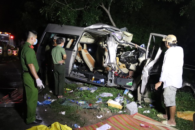 Thông tin mới nhất vụ tai nạn thảm khốc giữa xe khách và xe tải ở Bình Thuận 1