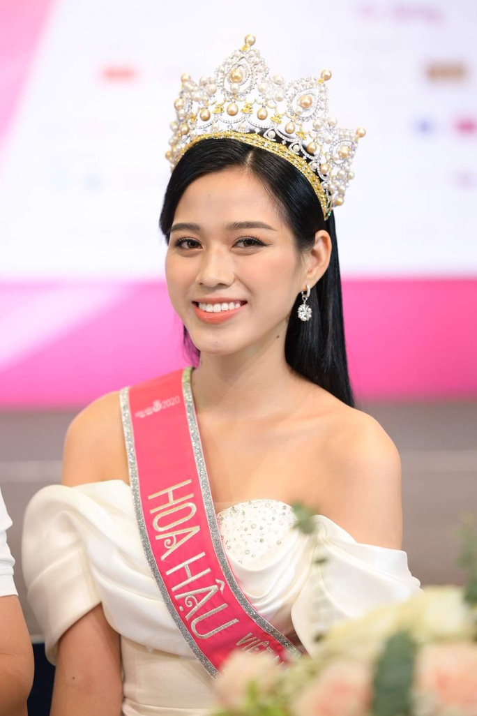 Hết nói thô tục trên mạng xã hội, Hoa hậu Đỗ Thị Hà lại bị rơi vào 'vết xe đổ' của Midu 1