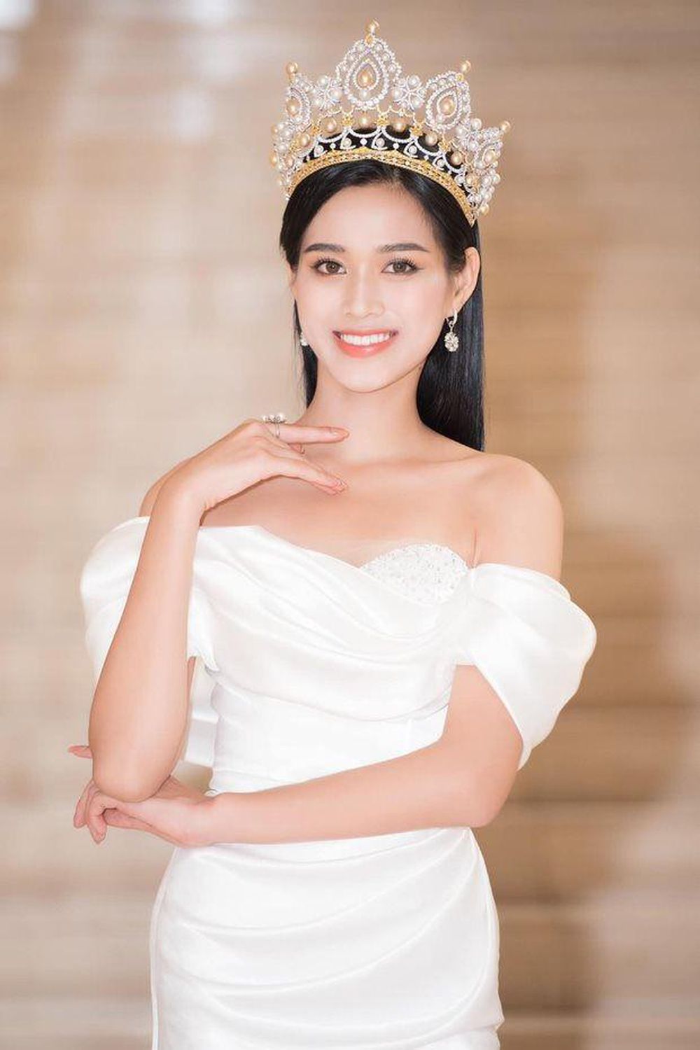 Hoa hậu Đỗ Thị Hà hoảng hốt báo tin xấu khiến fan vô cùng lo lắng 1