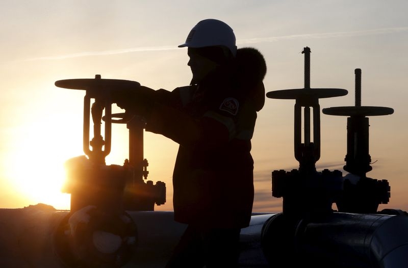 Tin tức giá xăng dầu mới nhất hôm nay ngày 4/1/2021: Đột ngột giảm mạnh 1