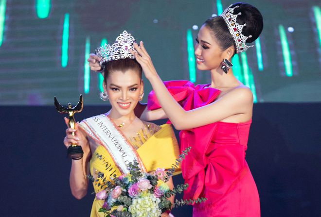 Hương Giang có thái độ lạ trước ồn ào rò rỉ kết quả cuộc thi Hoa hậu chuyển giới Việt Nam 2020 1