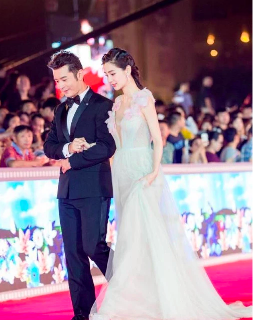 Hết ồn ào ly hôn, Angela Baby và Huỳnh Hiểu Minh lại bị đồn thuê người mang thai hộ 1 Hết ồn ào ly hôn, Angela Baby và Huỳnh Hiểu Minh lại bị đồn thuê người mang thai hộ 1