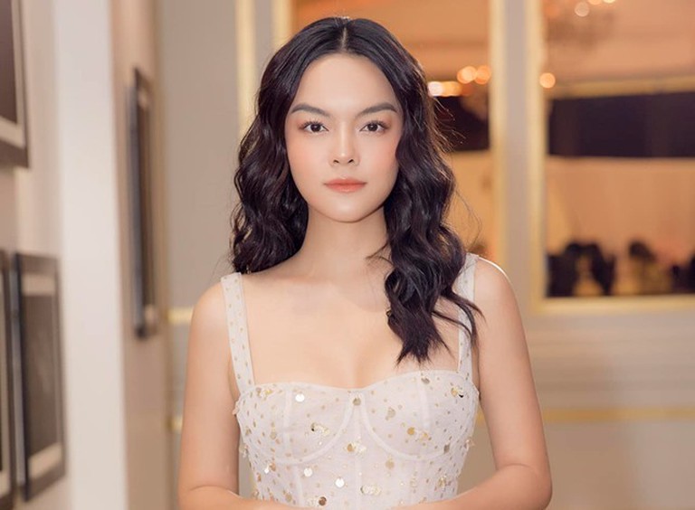 Dịch Covid-19 phức tạp, hàng loạt hoạt động giải trí đã bị hủy 4 Dịch Covid-19 phức tạp, hàng loạt hoạt động giải trí đã bị hủy 4
