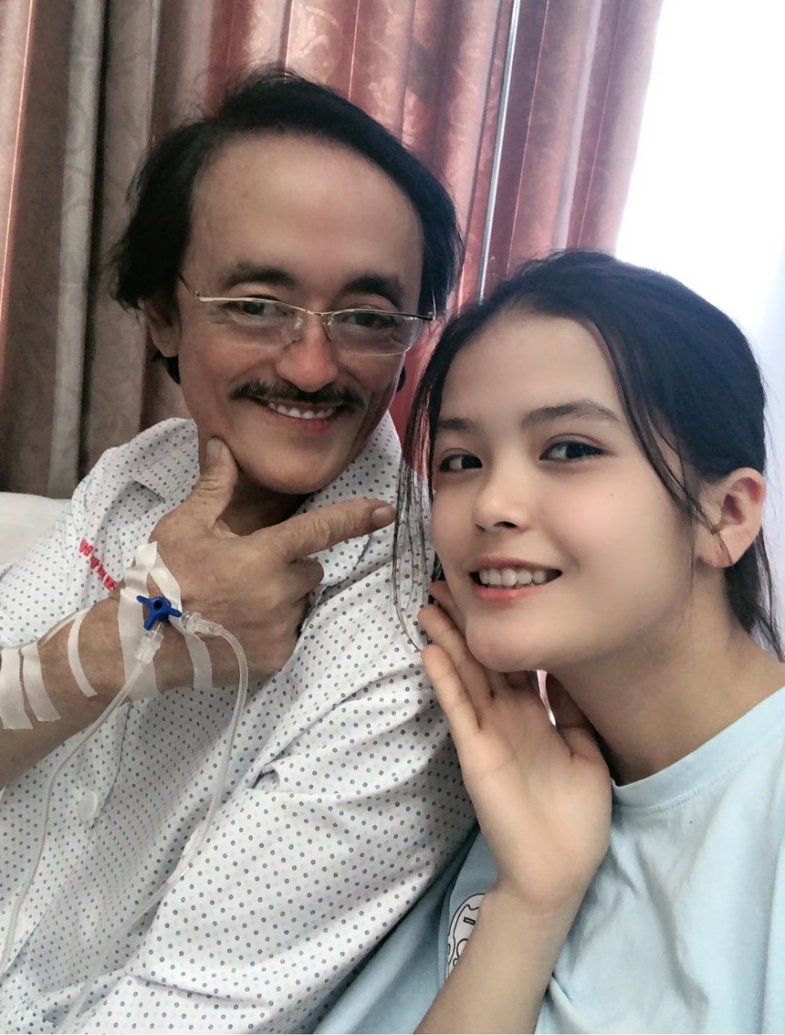 NS Giang Còi gây hoang mang khi lái xe ra phố trong tình trạng tay cắm kim truyền 5 NS Giang Còi gây hoang mang khi lái xe ra phố trong tình trạng tay cắm kim truyền 5