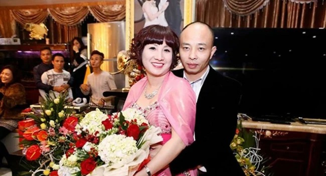 Tin nóng 24h: 13 tỉnh cách ly người từ vùng dịch về quê ăn Tết, ĐT Việt Nam hoãn trận đấu với Malaysia 3 Tin nóng 24h: 13 tỉnh cách ly người từ vùng dịch về quê ăn Tết, ĐT Việt Nam hoãn trận đấu với Malaysia 3