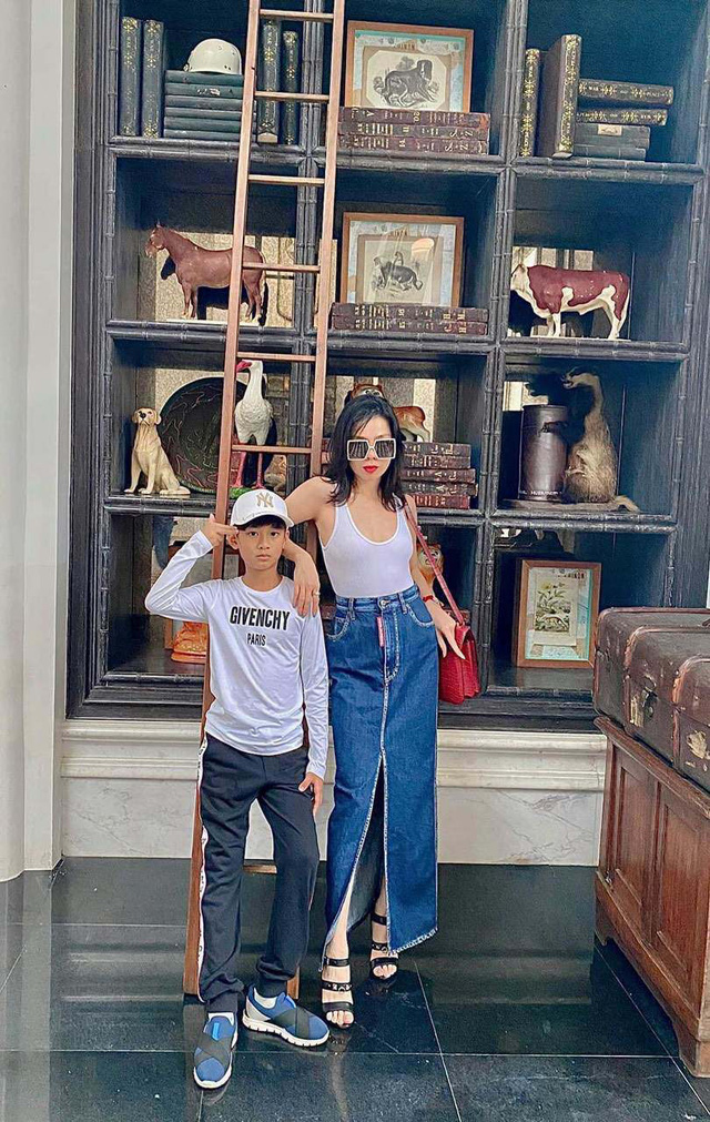 Lệ Quyên lần đầu tiên không thể cùng đón Tết Nguyên đán với con trai hậu ly hôn 4 Lệ Quyên lần đầu tiên không thể cùng đón Tết Nguyên đán với con trai hậu ly hôn 4